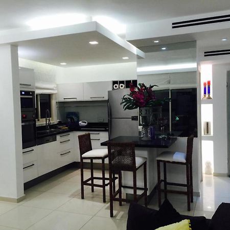 Regency Residence With Pool - Next The Beach Herzelia Exterior foto